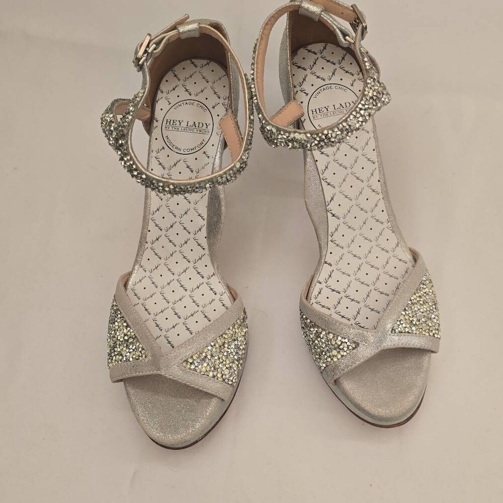 Hey Lady Fancypants 4 Slvr Platform w/Beads, Vtg. Chic, Modern Comfort, NEW, 7